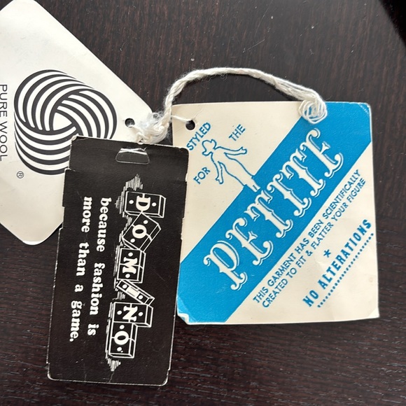 Elegant Vintage Red Women's Coat Petite Small 100% wool - Picture 9 of 11